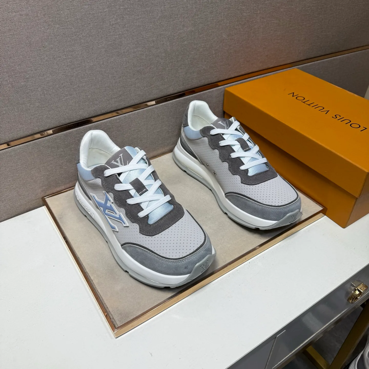 ⬛️Men's shoes 💰p442 [LV～] Men's casual shoes 2025z cabinet sales simultaneously 🔶Size: 38-44#️⃣ 🔷3 colors🔜The upper is made of multi-material splicing➕Mesh lining, comfortable and breathable, sole: original comfortable and wear-resistant outsole, ⚠️real thing📱photographed🎬real thing is better📢📢📢